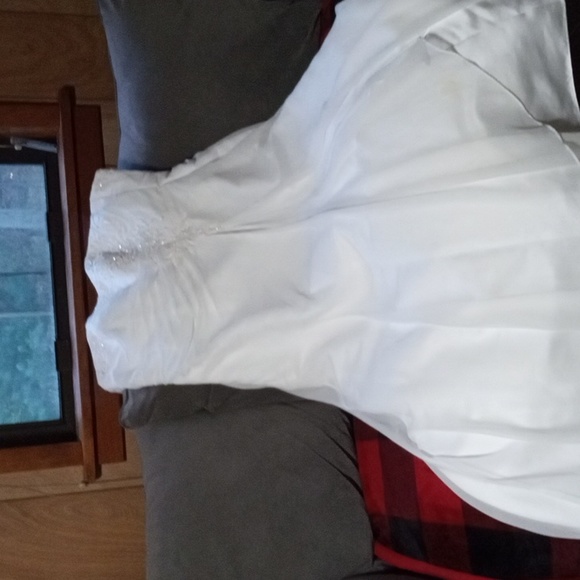 Wedding dress - Picture 1 of 5